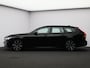 Volvo V90 T8 455PK Plug-in hybrid AWD Ultra Dark / Trekhaak / Head up displ. / Pan. dak / Harman Kardon / 360 camera / Stoel+stuur+achterbankverwarming