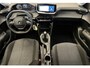 Peugeot 208 Style | Dashboard en deurpanelen in kunststof met carboneffect | Ecoled koplampen | Elektrisch verstelbare en verwarmbare buitenspiegels