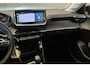 Peugeot 208 Style | Dashboard en deurpanelen in kunststof met carboneffect | Ecoled koplampen | Elektrisch verstelbare en verwarmbare buitenspiegels