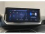 Peugeot 208 Style | Dashboard en deurpanelen in kunststof met carboneffect | Ecoled koplampen | Elektrisch verstelbare en verwarmbare buitenspiegels