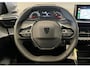 Peugeot 208 Style | Dashboard en deurpanelen in kunststof met carboneffect | Ecoled koplampen | Elektrisch verstelbare en verwarmbare buitenspiegels