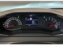 Peugeot 208 Style | Dashboard en deurpanelen in kunststof met carboneffect | Ecoled koplampen | Elektrisch verstelbare en verwarmbare buitenspiegels