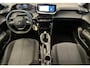 Peugeot 208 Style | Dashboard en deurpanelen in kunststof met carboneffect | Ecoled koplampen | Elektrisch verstelbare en verwarmbare buitenspiegels