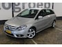 Mercedes-Benz B-klasse 180 Prestige | Incl. 12 maanden garantie | 100% dealer onderhouden | Stoelverwarming | Uitklapbare trekhaak | Climate control | Parkeersensoren | Navigatie | Bluetooth |