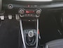 Kia Stonic 1.0 T-GDi MHEV GT-PlusLine | Stoel en stuurverwarming | Schuifdak | Keyless met startknop | Dodehoek detectie | Getinte ramen achter | Parkeersensoren voor en achter |