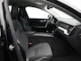 Volvo V60 2.0 B4 Essential Edition / Adaptive Cruise / Climate Pack / BLIS / Pilot Assist / 18" Wielen / Park Assist Achter+Voor /