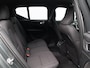 Volvo EX40 Single Motor Extended Range Business Ed. 82 kWh / Stoel+Stuurverwarming / Elektrische Achterklep / Harman Kardon / Getint Glas / All-Season / Adaptive Cruise /