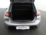 Peugeot 208 GT | Armsteunen op de voorportieren bekleed met kunstleder met groen sierstiksel (GT-Line) | Climate Control | Dashboard en deurpanelen in kunststof met carboneffect
