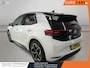 Volkswagen ID.3 First Plus 58 kWh Navigatie Apple Carplay/Android Auto Camera Parkeersensoren Adaptive Cruise Control Full LED Matrix Stoel- en stuurverwarming Lichtmetalen velgen Climate Control