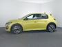 Peugeot e-208 GT | 8 jaar fabrieksgarantie of 160.000 kilometer op het accupakket | Adaptieve cruise control met Stop&Go functie | Armsteunen op de voorportieren bekleed met kunstleder met groen sierstiksel (GT-Line)