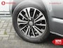 Volkswagen Transporter 2.0 TDI 150PK! L2H1 30 DC Bulli Automaat Trekhaak | Achteruitrijcamera | Apple CarPlay | Adaptive Cruise Control | Digitaal Dashboard | Glasslook