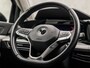 Volkswagen Golf 1.0 TSI Sport (APPLE CARPLAY, GROOT NAVI, SFEERVERLICHTING, KEYLESS, PARKEERSENSOREN, SPORTSTOELEN, LM VELGEN, GETINT GLAS, NIEUWSTAAT)