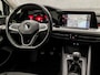 Volkswagen Golf 1.0 TSI Sport (APPLE CARPLAY, GROOT NAVI, SFEERVERLICHTING, KEYLESS, PARKEERSENSOREN, SPORTSTOELEN, LM VELGEN, GETINT GLAS, NIEUWSTAAT)