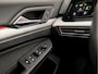 Volkswagen Golf 1.0 TSI Sport (APPLE CARPLAY, GROOT NAVI, SFEERVERLICHTING, KEYLESS, PARKEERSENSOREN, SPORTSTOELEN, LM VELGEN, GETINT GLAS, NIEUWSTAAT)