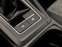 Volkswagen Golf 1.0 TSI Sport (APPLE CARPLAY, GROOT NAVI, SFEERVERLICHTING, KEYLESS, PARKEERSENSOREN, SPORTSTOELEN, LM VELGEN, GETINT GLAS, NIEUWSTAAT)