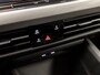 Volkswagen Golf 1.0 TSI Sport (APPLE CARPLAY, GROOT NAVI, SFEERVERLICHTING, KEYLESS, PARKEERSENSOREN, SPORTSTOELEN, LM VELGEN, GETINT GLAS, NIEUWSTAAT)