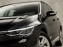 Volkswagen Golf 1.0 TSI Sport (APPLE CARPLAY, GROOT NAVI, SFEERVERLICHTING, KEYLESS, PARKEERSENSOREN, SPORTSTOELEN, LM VELGEN, GETINT GLAS, NIEUWSTAAT)