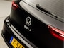 Volkswagen Golf 1.0 TSI Sport (APPLE CARPLAY, GROOT NAVI, SFEERVERLICHTING, KEYLESS, PARKEERSENSOREN, SPORTSTOELEN, LM VELGEN, GETINT GLAS, NIEUWSTAAT)