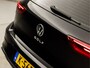 Volkswagen Golf 1.0 TSI Sport (APPLE CARPLAY, GROOT NAVI, SFEERVERLICHTING, KEYLESS, PARKEERSENSOREN, SPORTSTOELEN, LM VELGEN, GETINT GLAS, NIEUWSTAAT)