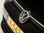 Volkswagen Golf 1.0 TSI Sport (APPLE CARPLAY, GROOT NAVI, SFEERVERLICHTING, KEYLESS, PARKEERSENSOREN, SPORTSTOELEN, LM VELGEN, GETINT GLAS, NIEUWSTAAT)