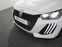 Peugeot 208 Style | Dashboard en deurpanelen in kunststof met carboneffect | Ecoled koplampen | Elektrisch verstelbare en verwarmbare buitenspiegels