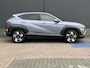 Hyundai Kona 1.6 GDI HEV Premium / €2500,- Voordeel / Lederen bekleding / Stoel verwarming en ventilatie / 360 Graden Camera / 18 " lm / Led Koplampen /