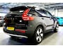 Volvo XC40 1.5 T5 Plug-in Hybrid 193kW/262pk DCT7 Ultimate Bright FACELIFT! PANORAMADAK + HARMAN/KARDON + ADAPT.CRUISE + PILOT ASSIST + NAVI SENSUS + BLIS + LANE ASSIST + EL.STOELEN + STOEL-&STUURVERWARMING + CAMERA + KEYLESS + PARKSENSOREN V&A + 20” LM-VELGEN!!
