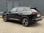 Peugeot 2008 Hybrid 145 GT / Nieuw, veel voordeel / tot 8 jaar Garantie / Elektr. schuifdak en bestuurdersstoel / Stoelverwarming / Camera 360° / Adapt. CC / Navi / Apple Carplay Android / 17" LM wielen / ook in grijs leverbaar