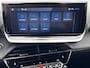 Peugeot 2008 Hybrid 145 GT / Nieuw, veel voordeel / tot 8 jaar Garantie / Elektr. schuifdak en bestuurdersstoel / Stoelverwarming / Camera 360° / Adapt. CC / Navi / Apple Carplay Android / 17" LM wielen / ook in grijs leverbaar