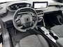Peugeot 2008 Hybrid 145 GT / Nieuw, veel voordeel / tot 8 jaar Garantie / Elektr. schuifdak en bestuurdersstoel / Stoelverwarming / Camera 360° / Adapt. CC / Navi / Apple Carplay Android / 17" LM wielen / ook in grijs leverbaar