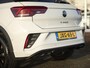 Volkswagen T-Roc 1.5 TSI R-Line Black Style Edition | Pano | Navi | App-connect | LED Plus | 19" LMV Black | Nw.prijs € 55.660,-!