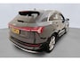 Audi E-tron 55 quattro 409 pk Business edition Plus 95 kWh, panoramadak, elect trekhaak, sportinterieur, 1 e eigenaar, NL auto nap