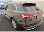 Audi E-tron 55 quattro 409 pk Business edition Plus 95 kWh, panoramadak, elect trekhaak, sportinterieur, 1 e eigenaar, NL auto nap