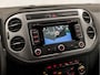 Volkswagen Tiguan 1.4 TSI Sport&Style (NAVIGATIE, CLIMATE, CAMERA, STOELVERWARMING, SPORTSTOELEN, ZWART HEMEL, GETINT GLAS, PARKEER ASSISTENT, PARKEERSENSOREN, NIEUWE APK, NIEUWSTAAT)
