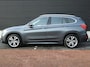 BMW X1 sDrive20i Centennial High Executive | Clima | Cruise | Navi | Leder | Stoelverwarming | Pano | Parkeer-assistent |