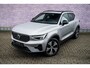 Volvo XC40 Plug-in Hybrid T4 Plus Dark | Panoramadak | Stoel- en stuurverwarming | Harman Kardon audio | Achteruitrijcamera | Elektrische stoelverstelling | Navigatie | Apple Carplay / Android Auto | Getint glas |