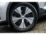Volvo XC40 Plug-in Hybrid T4 Plus Dark | Panoramadak | Stoel- en stuurverwarming | Harman Kardon audio | Achteruitrijcamera | Elektrische stoelverstelling | Navigatie | Apple Carplay / Android Auto | Getint glas |