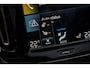 Volvo XC40 Plug-in Hybrid T4 Plus Dark | Panoramadak | Stoel- en stuurverwarming | Harman Kardon audio | Achteruitrijcamera | Elektrische stoelverstelling | Navigatie | Apple Carplay / Android Auto | Getint glas |