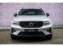 Volvo XC40 Plug-in Hybrid T4 Plus Dark | Panoramadak | Stoel- en stuurverwarming | Harman Kardon audio | Achteruitrijcamera | Elektrische stoelverstelling | Navigatie | Apple Carplay / Android Auto | Getint glas |