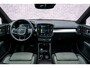 Volvo XC40 Plug-in Hybrid T4 Plus Dark | Panoramadak | Stoel- en stuurverwarming | Harman Kardon audio | Achteruitrijcamera | Elektrische stoelverstelling | Navigatie | Apple Carplay / Android Auto | Getint glas |