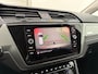 Volkswagen Touran 1.5 TSI Highline Business R 7p | Automaat | Adaptive cruise | Stoelverwarming | CarPlay | Camera | Trekhaak