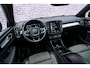 Volvo XC40 Plug-in hybrid T4 Plus Dark | Panoramadak | Harman Kardon audio | Elektrische stoelverstelling | Getint glas | Navigatie | Apple Carplay / Android Auto | Achteruitrijcamera | Parkeersensoren voor + achter | Stoel- en stuurverwarming |