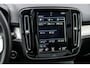 Volvo XC40 Plug-in hybrid T4 Plus Dark | Panoramadak | Harman Kardon audio | Elektrische stoelverstelling | Getint glas | Navigatie | Apple Carplay / Android Auto | Achteruitrijcamera | Parkeersensoren voor + achter | Stoel- en stuurverwarming |