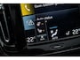 Volvo XC40 Plug-in hybrid T4 Plus Dark | Panoramadak | Harman Kardon audio | Elektrische stoelverstelling | Getint glas | Navigatie | Apple Carplay / Android Auto | Achteruitrijcamera | Parkeersensoren voor + achter | Stoel- en stuurverwarming |