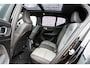 Volvo XC40 Plug-in hybrid T4 Plus Dark | Panoramadak | Harman Kardon audio | Elektrische stoelverstelling | Getint glas | Navigatie | Apple Carplay / Android Auto | Achteruitrijcamera | Parkeersensoren voor + achter | Stoel- en stuurverwarming |