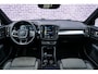 Volvo XC40 Plug-in hybrid T4 Plus Dark | Panoramadak | Harman Kardon audio | Elektrische stoelverstelling | Getint glas | Navigatie | Apple Carplay / Android Auto | Achteruitrijcamera | Parkeersensoren voor + achter | Stoel- en stuurverwarming |