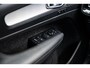 Volvo XC40 Plug-in hybrid T4 Plus Dark | Panoramadak | Harman Kardon audio | Elektrische stoelverstelling | Getint glas | Navigatie | Apple Carplay / Android Auto | Achteruitrijcamera | Parkeersensoren voor + achter | Stoel- en stuurverwarming |