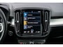 Volvo XC40 Plug-in hybrid T4 Plus Dark | Panoramadak | Harman Kardon audio | Elektrische stoelverstelling | Getint glas | Navigatie | Apple Carplay / Android Auto | Achteruitrijcamera | Parkeersensoren voor + achter | Stoel- en stuurverwarming |