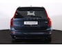 Volvo XC90 T8 Recharge AWD Ultra Dark - Panorama/schuifdak - IntelliSafe Assist & Surround - 360º Camera - Harman/Kardon audio - Adaptieve LED koplampen - Verwarmde voorstoelen, stuur & achterbank - Parkeersensoren voor & achter - Elektr. bedienb. voorstoelen met geheugen - Head up display - Draadloze tel. lader - Extra getint glas - 21' LMV