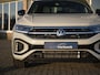 Volkswagen T-Roc 1.5 TSI R-Line Black Style Edition | Pano | Navi | App-connect | LED Plus | 19" LMV Black | Nw.prijs € 55.660,-!